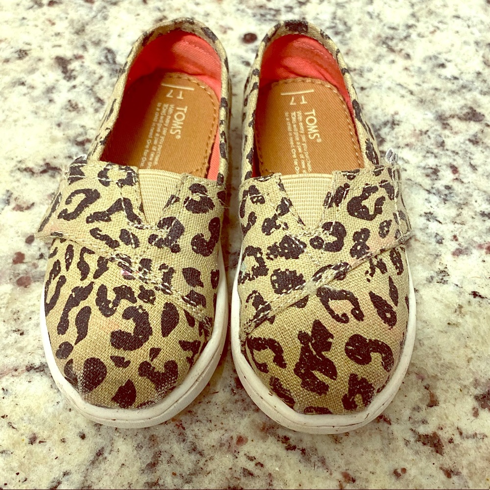 TOMS Toddler size 7